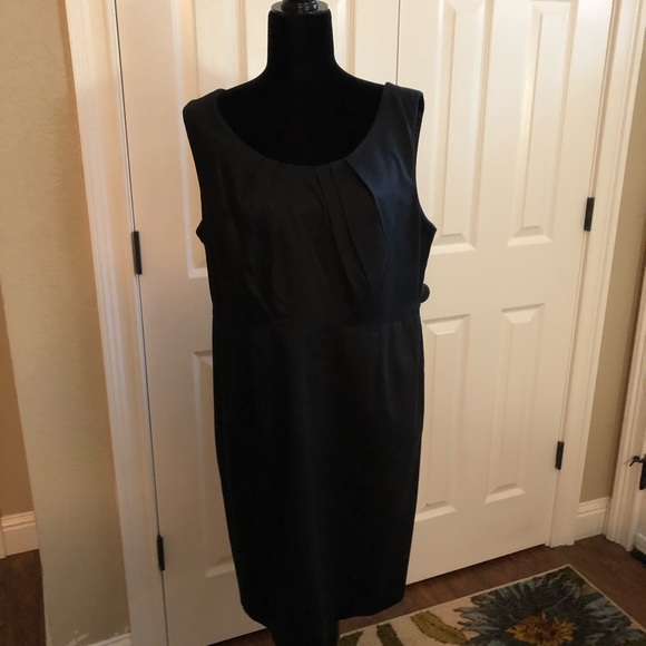 Black dress - Picture 1 of 2